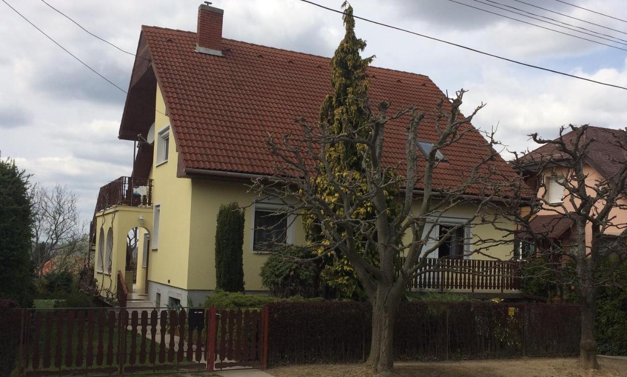 Szalai Vendeghaz Apartment Черсектомай Екстериор снимка